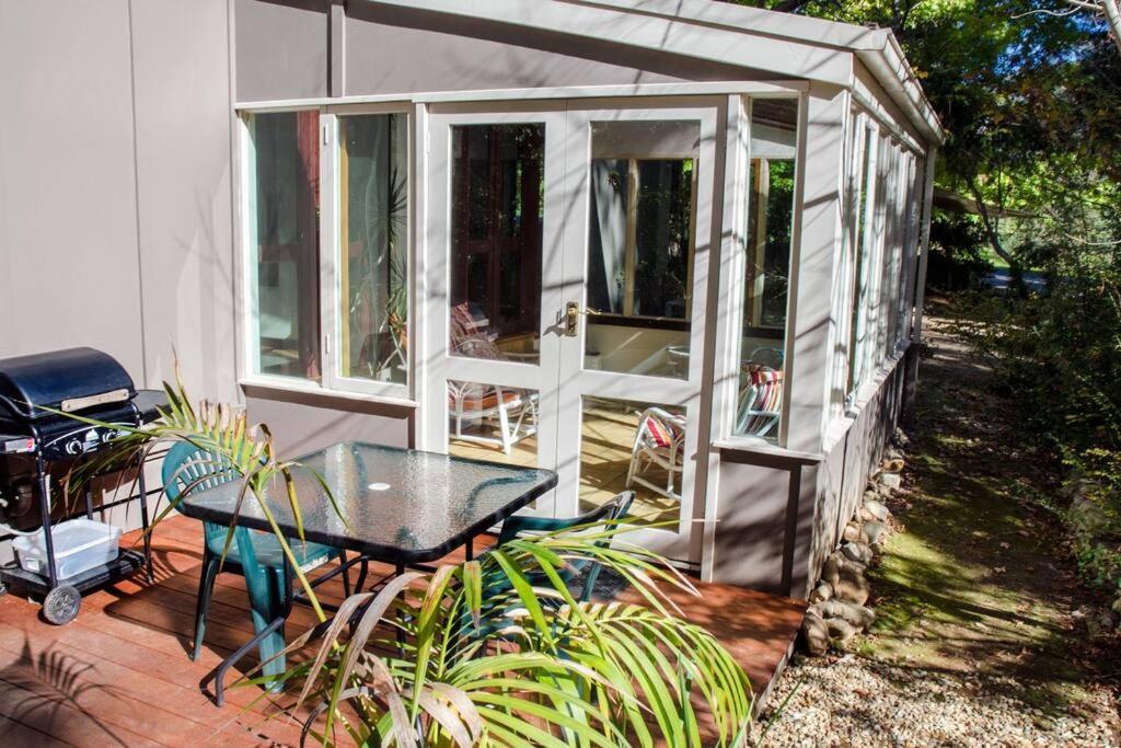 Ashwood Cottages Bright Exterior foto